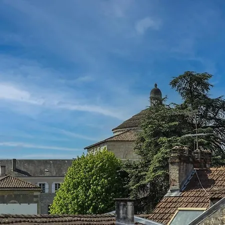 Le Perigourdin, Superbe Au Centre *